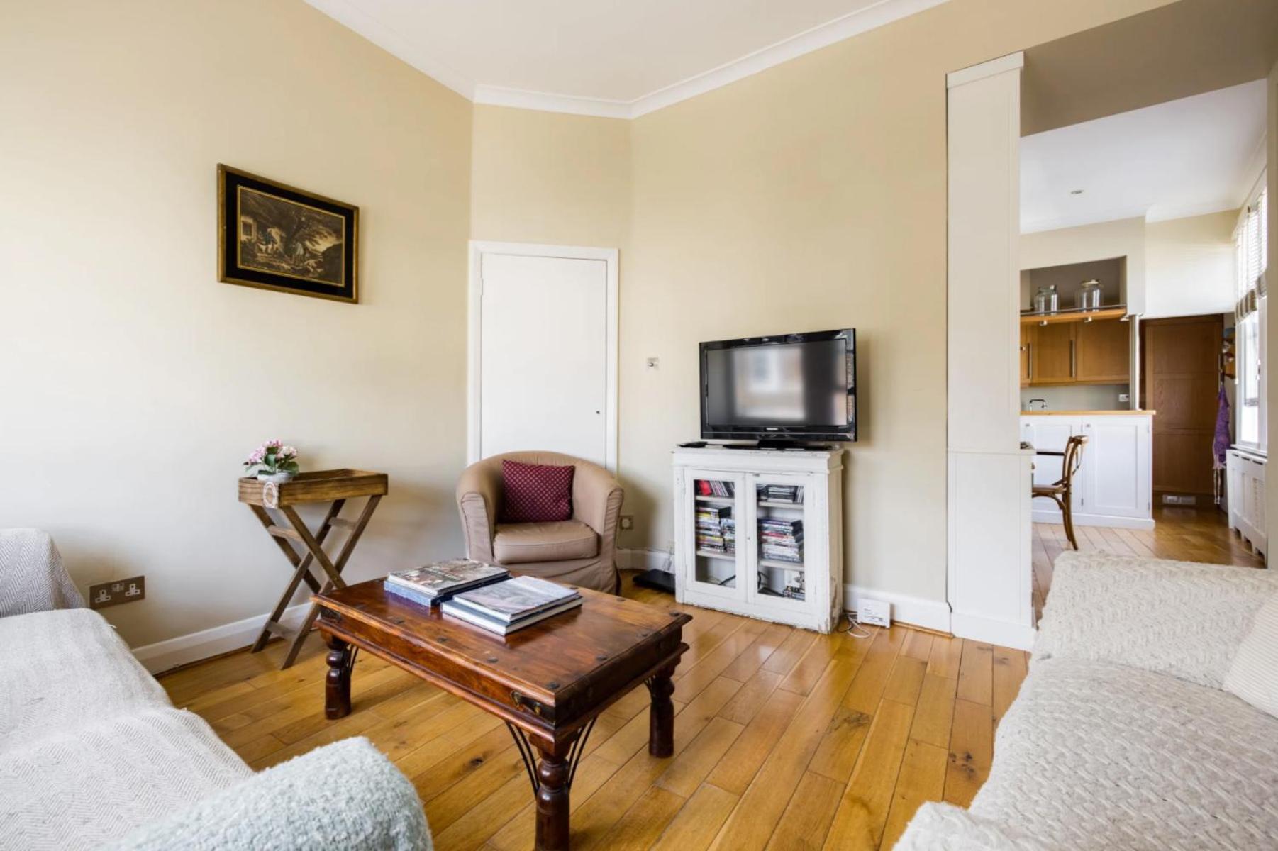 Chic In Kensington Olympia Apartment
